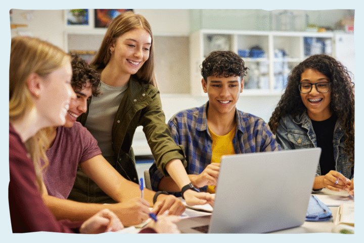Elever och lärare arbetar tillsammans med Begreppa i klassrummet för att förstå skolans begrepp