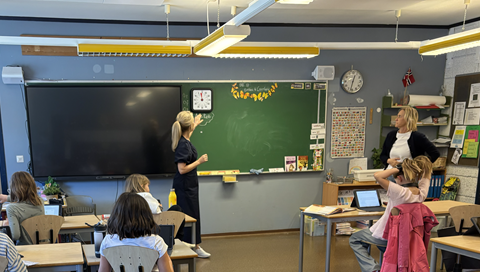 Undervisning med Aski Raski på Langesund skole